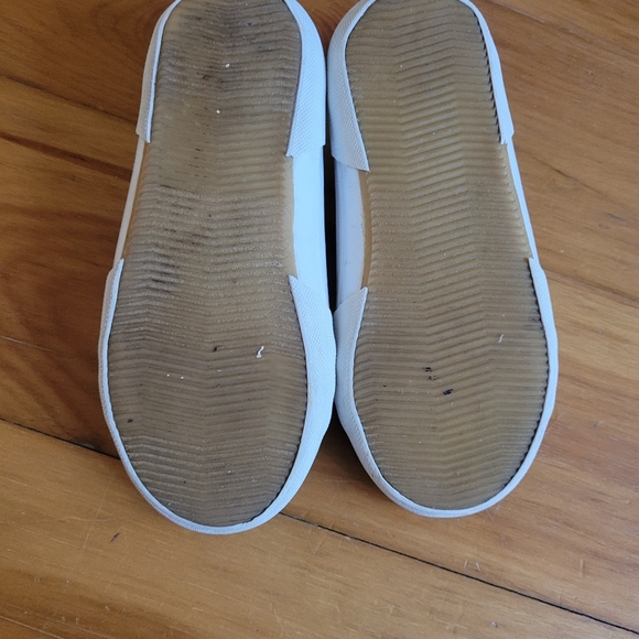 Michael Kors perforated slip-on shoes 👧 - Picture 3 of 8